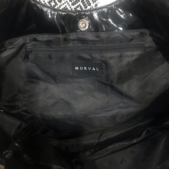 🎬Like New Preowned Murval Large Black Patent Faux Leather Purse - Picture 4 of 4